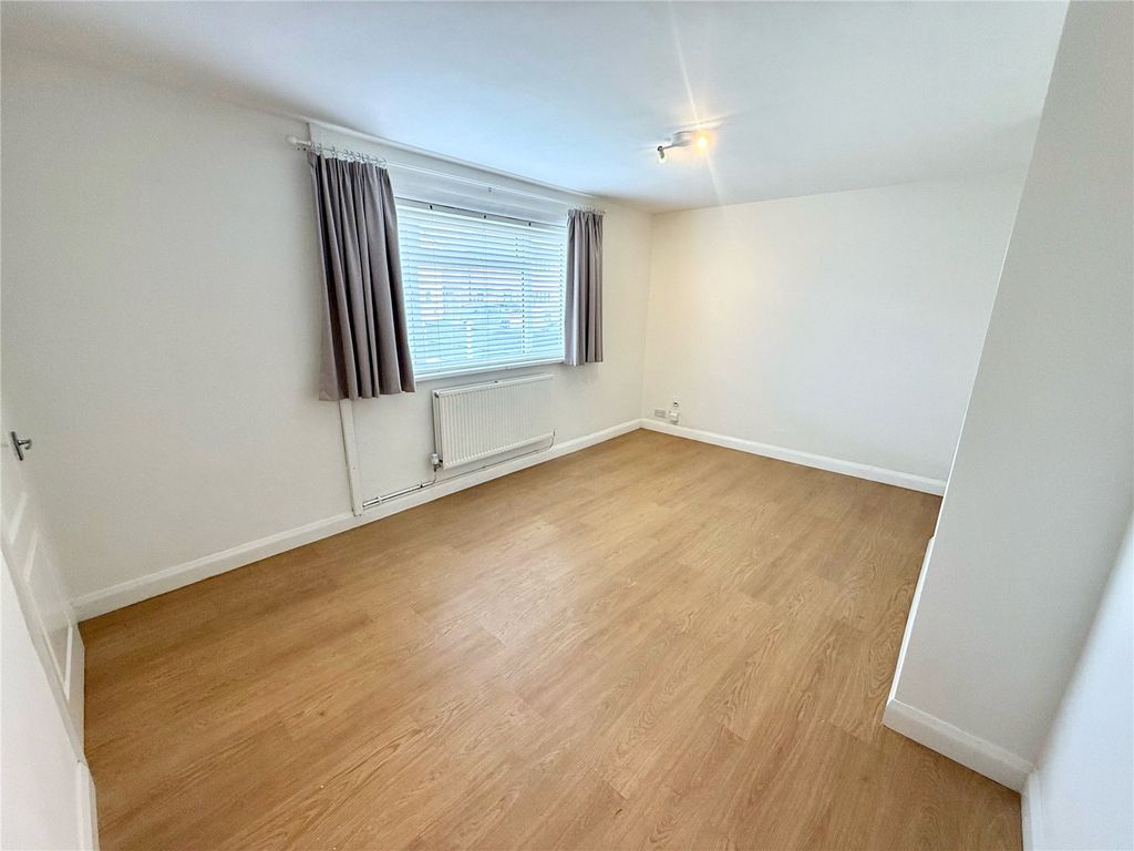 Property photo 3 of 22 Lounge