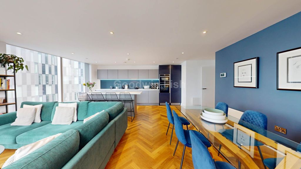 Property photo 3 of 33