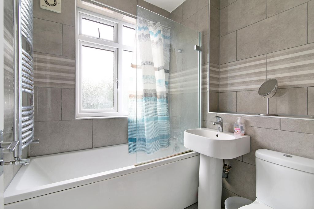 Property photo 3 of 5 Bathroom