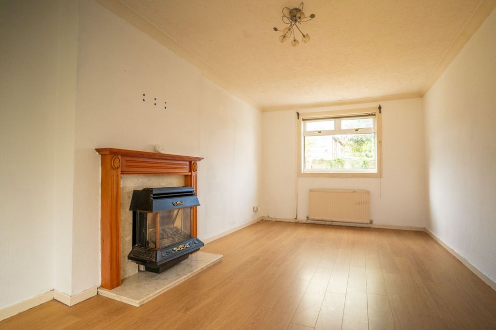 Property photo 1 of 27