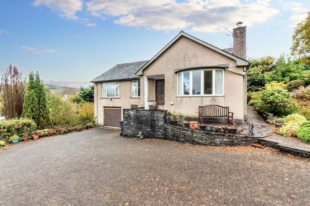 Property photo 1 of 21