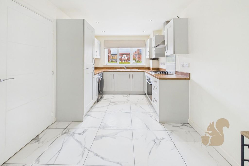 Property photo 2 of 17 Kitchen