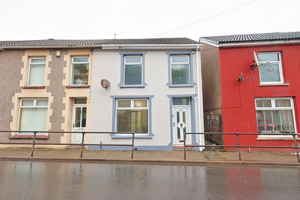 Property photo 2 of 34 Picture No. 23