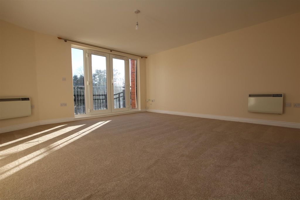 Property photo 2 of 13 Living Room.Jpg