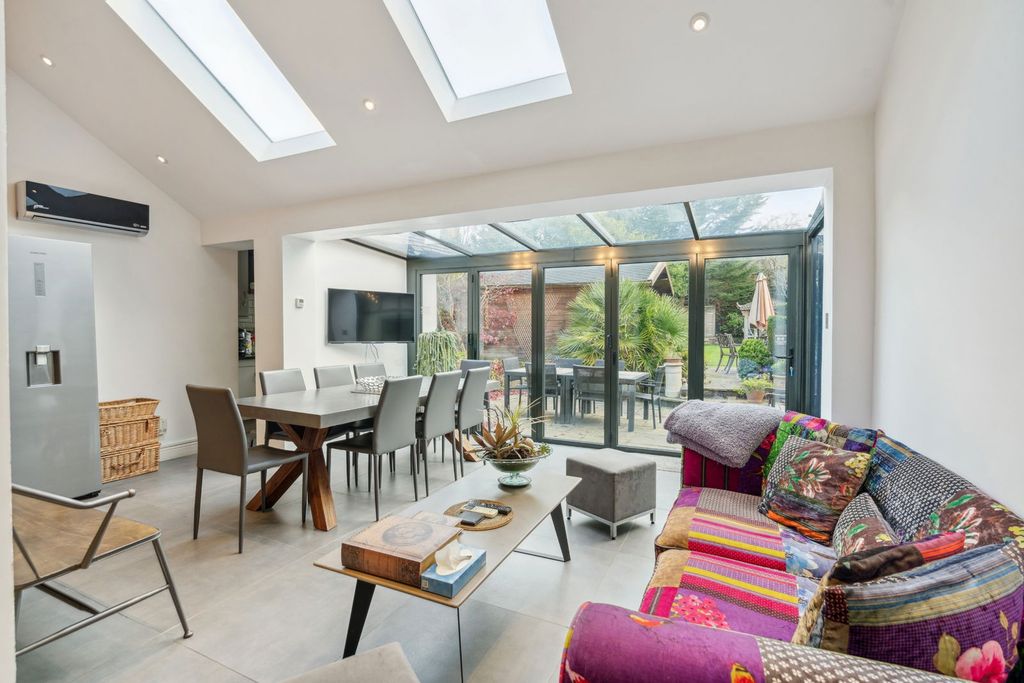 Additional image 7 of 7 bed detached house for saleThe Avenue, Hatch End, Pinner HA5