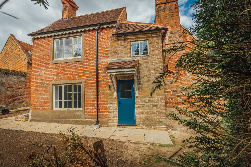 Property photo 2 of 9 Munden 222.Jpg
