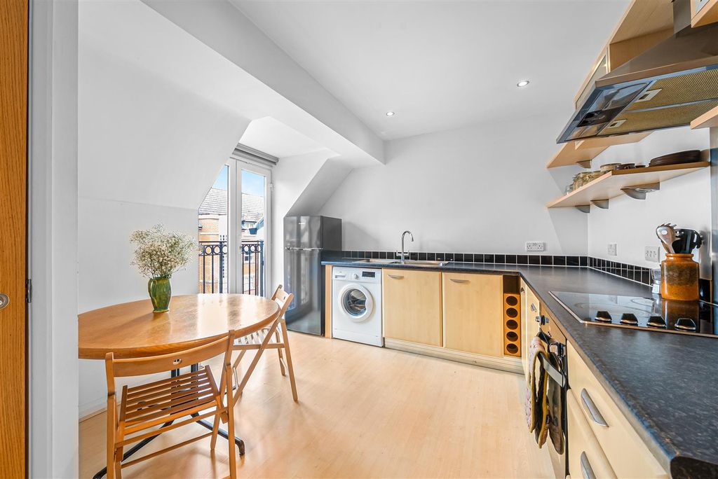 Property photo 3 of 15 Kitchen/Dining