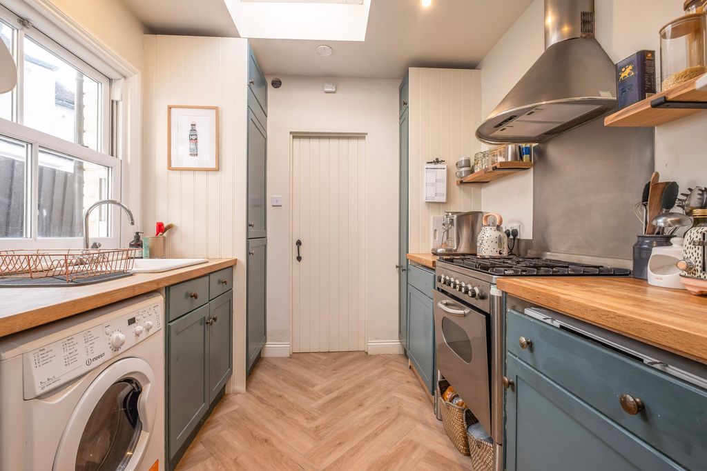 Property photo 3 of 12