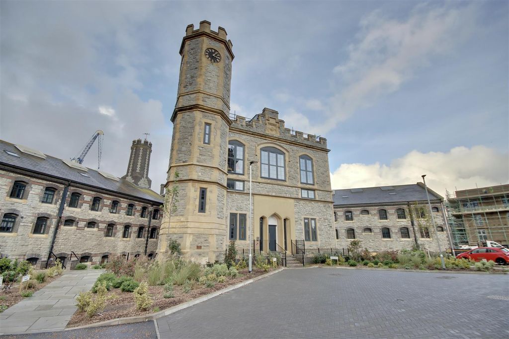 Property photo 1 of 13 824Ca5EE-4A44-487A-A231-819D5A190F70_1_201_A.Jpeg