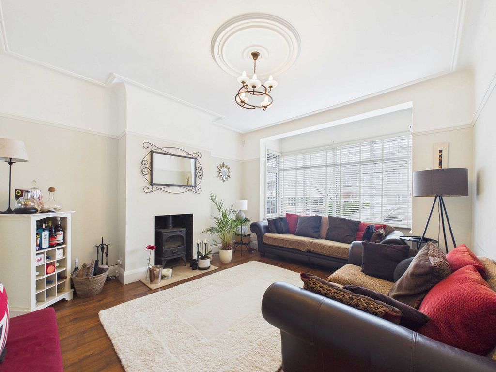 Property photo 2 of 31