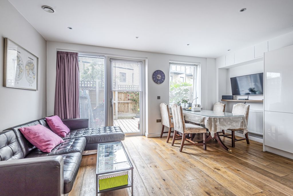 Property photo 2 of 17 647199 (2)c