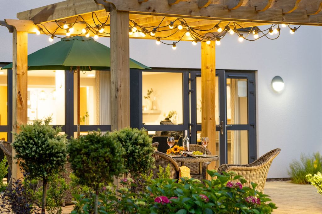 Property photo 1 of 15 Communal Landscaped Gardens
