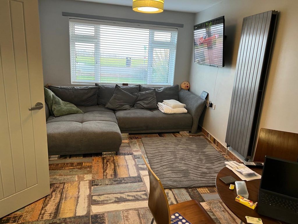 Property photo 1 of 8