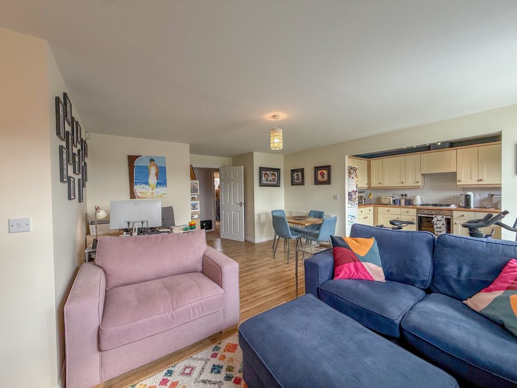Property photo 3 of 12 4544247