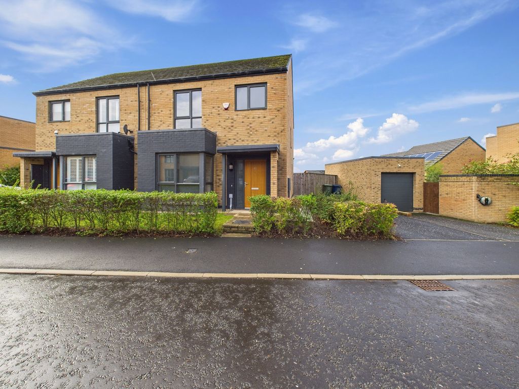 Property photo 1 of 20 External