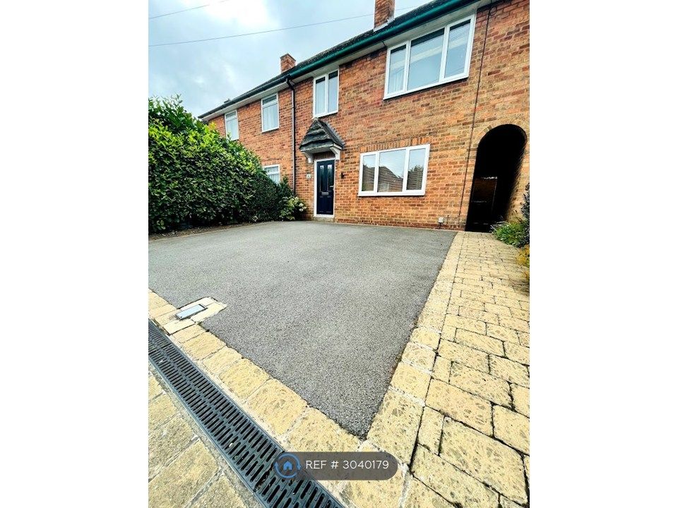 Property photo 2 of 25