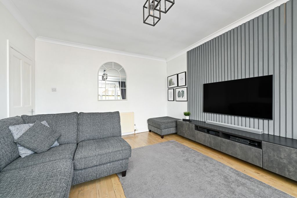 Property photo 3 of 16 Property Image 3