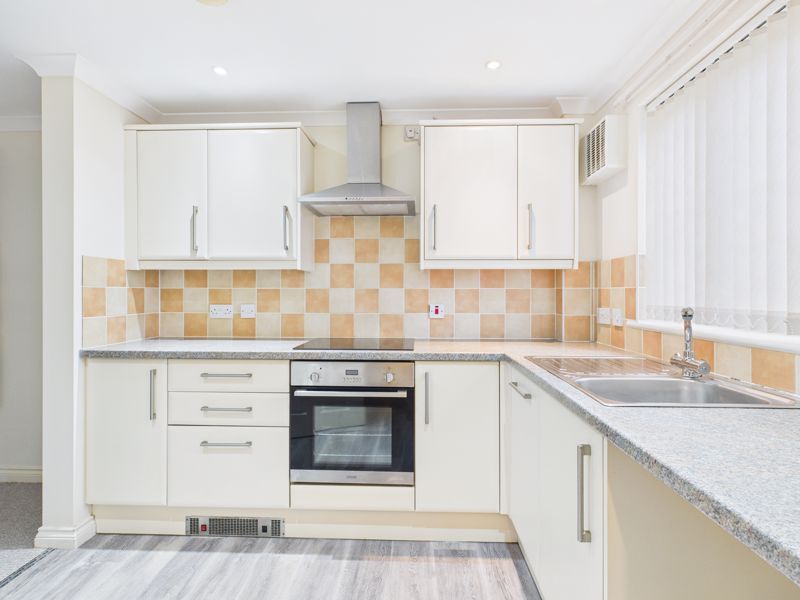 Property photo 3 of 21 Kitchen