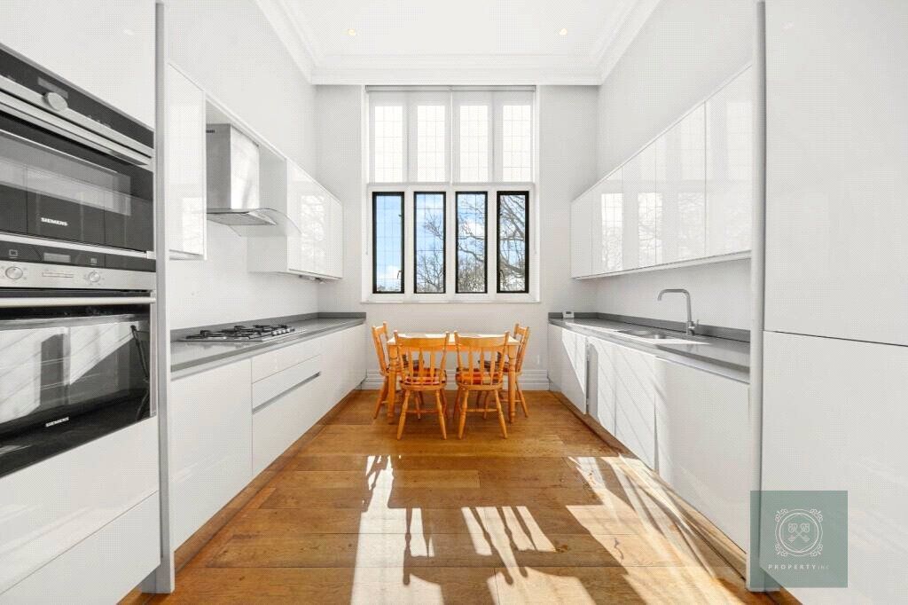 Property photo 1 of 14 Kitchen / Dining