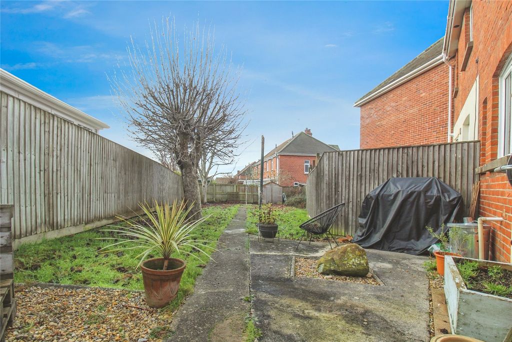 Property photo 2 of 14 Picture No. 04