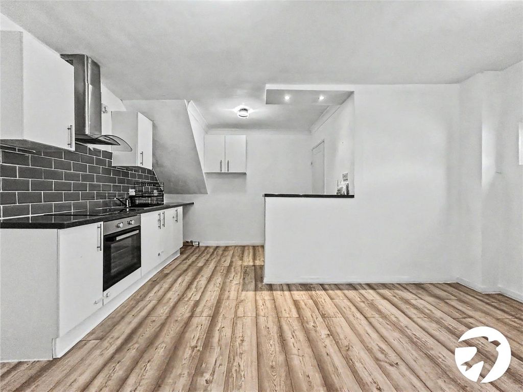 Property photo 3 of 14 Picture No. 06