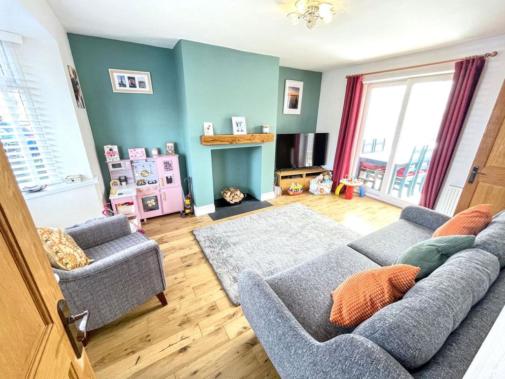 Property photo 3 of 12