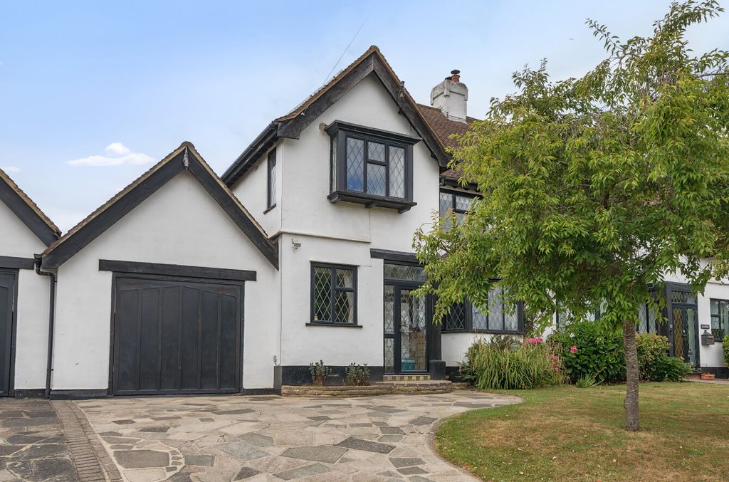 Property photo 1 of 18 1319062-27-686E74...