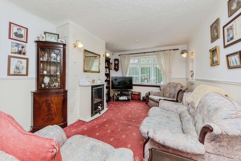 Property photo 2 of 17 Photo