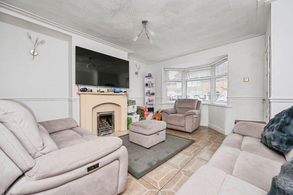 Property photo 2 of 16 Pbox-Img.Jpg