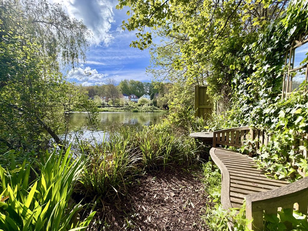 Property photo 3 of 25