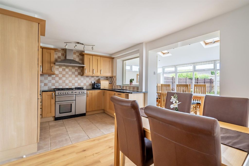 Property photo 2 of 16 Kitchen / Diner