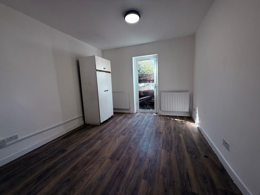 Property photo 2 of 10 Gallery