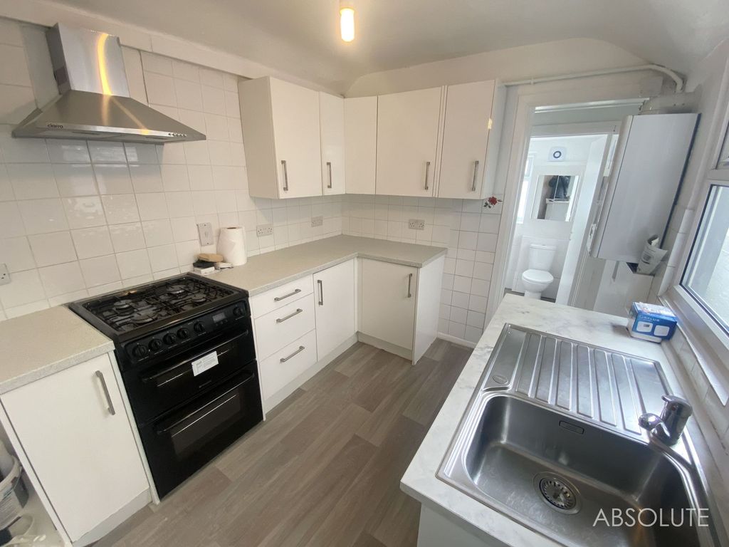 Property photo 2 of 14 Kitchen