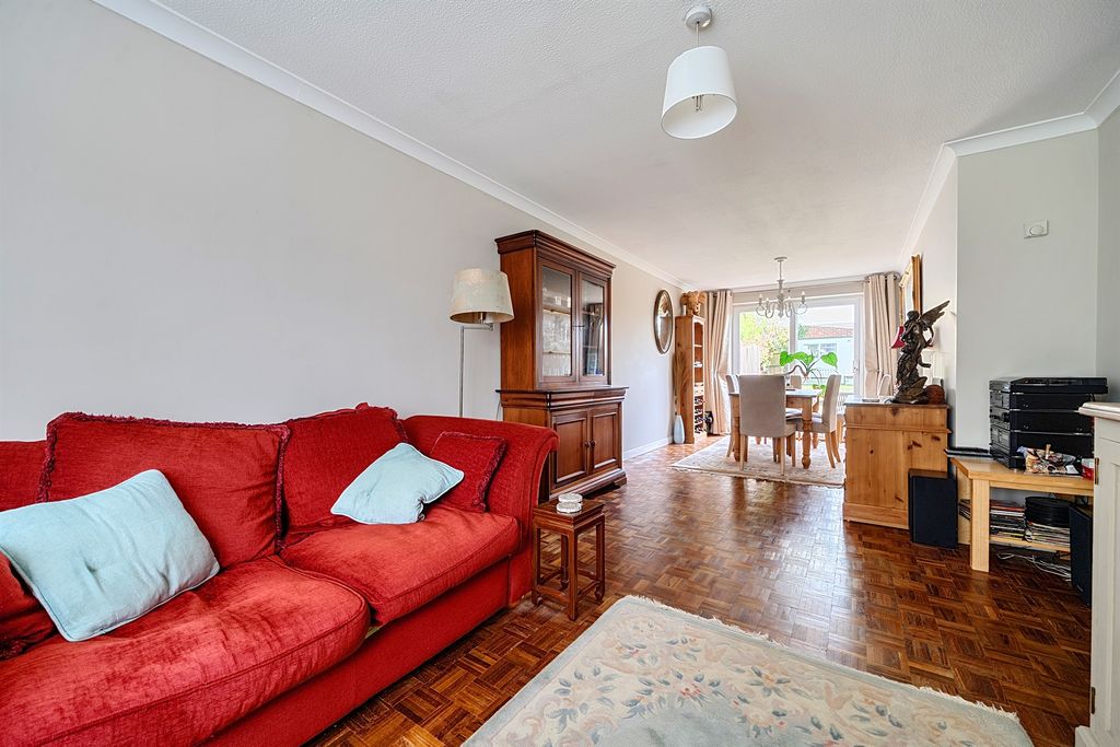 Property photo 3 of 12