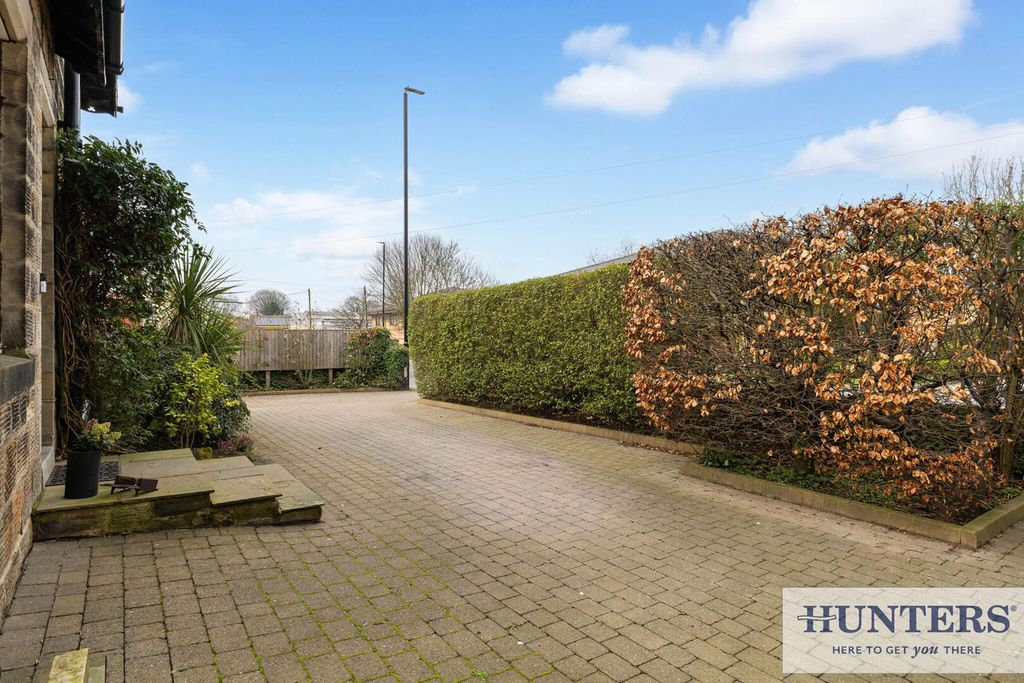 Property photo 2 of 35 Driveway