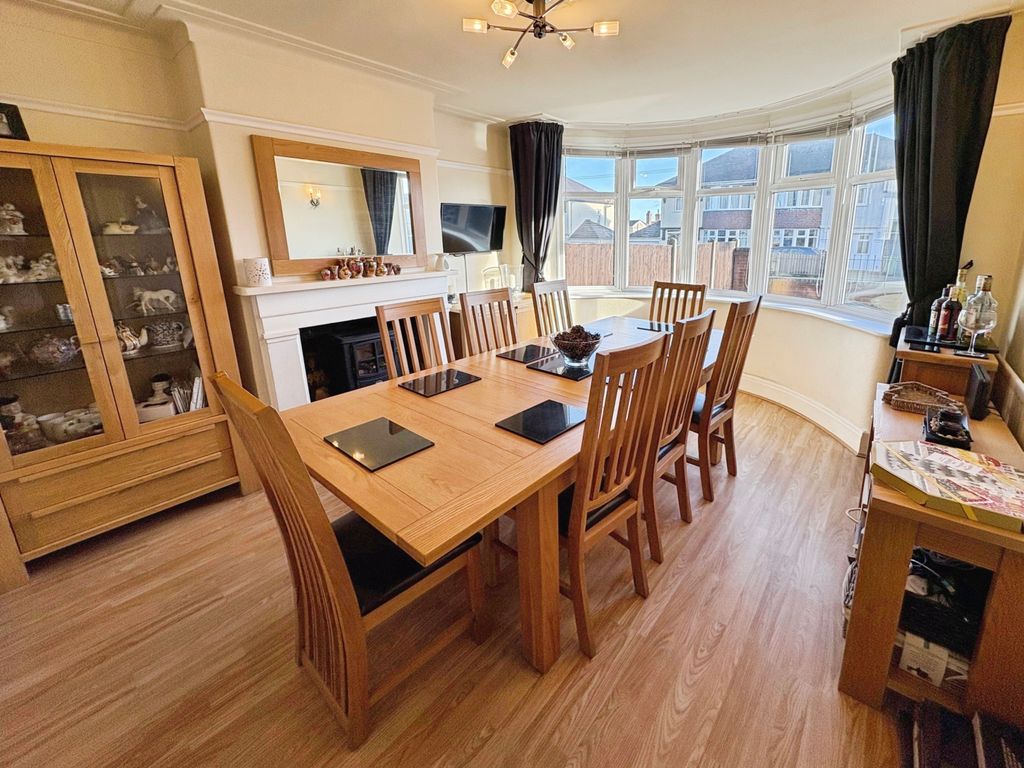 Property photo 2 of 19 Dining Room