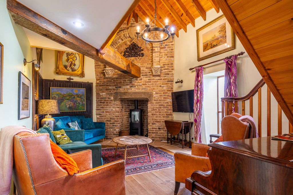 Property photo 3 of 18