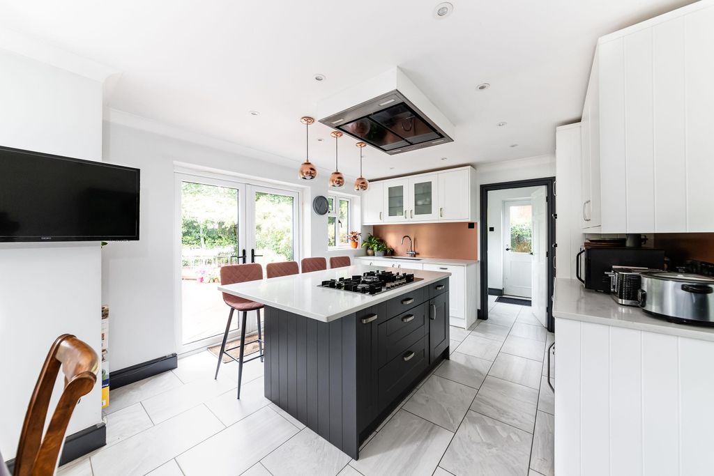 Property photo 3 of 26 Image