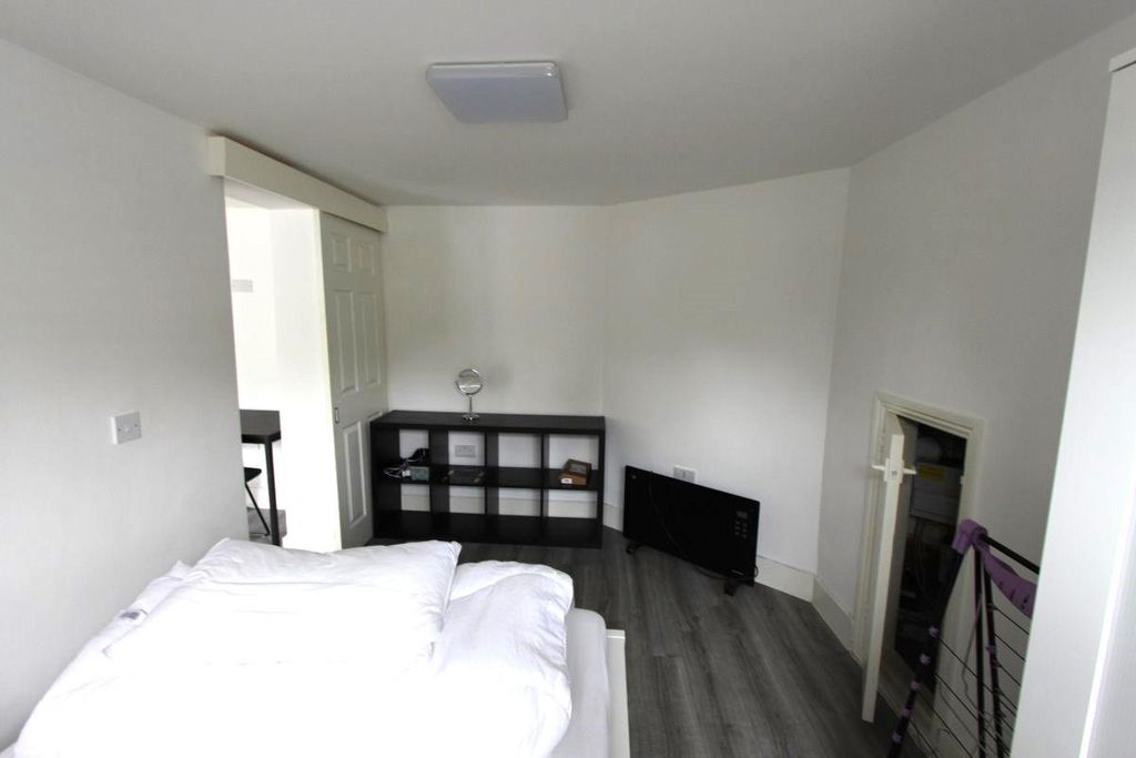 Property photo 3 of 6 A18A9C8F-2528-46Ab-86F5-8Fea638D5Fd9.Jpg