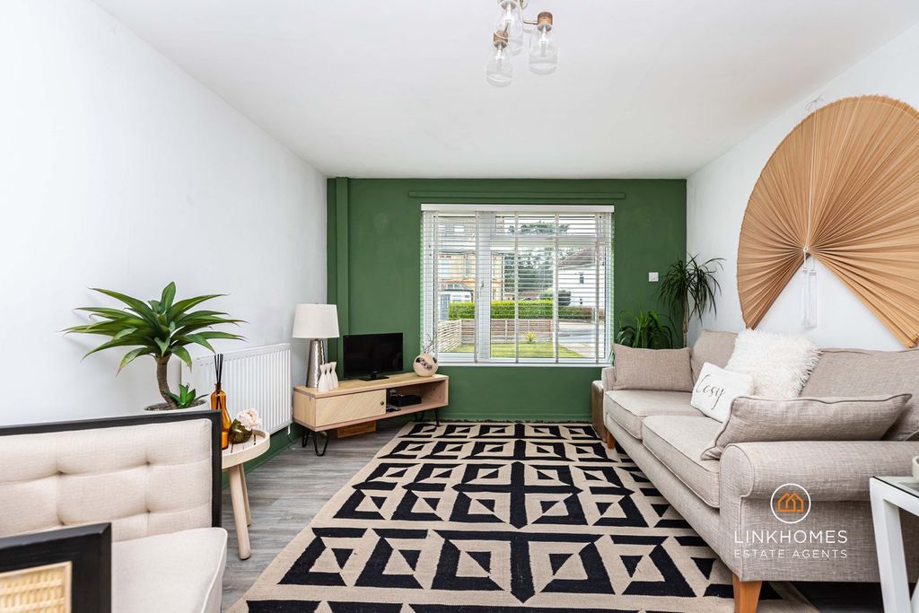 Property photo 2 of 26