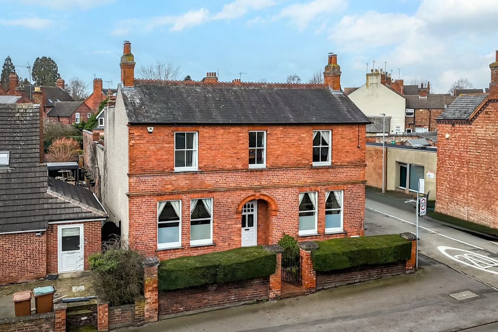 Property photo 1 of 33 Front