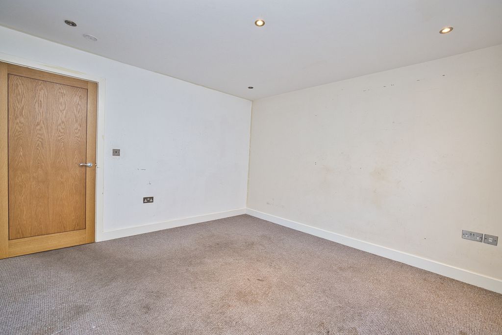 Property photo 3 of 25 General Od5A3563