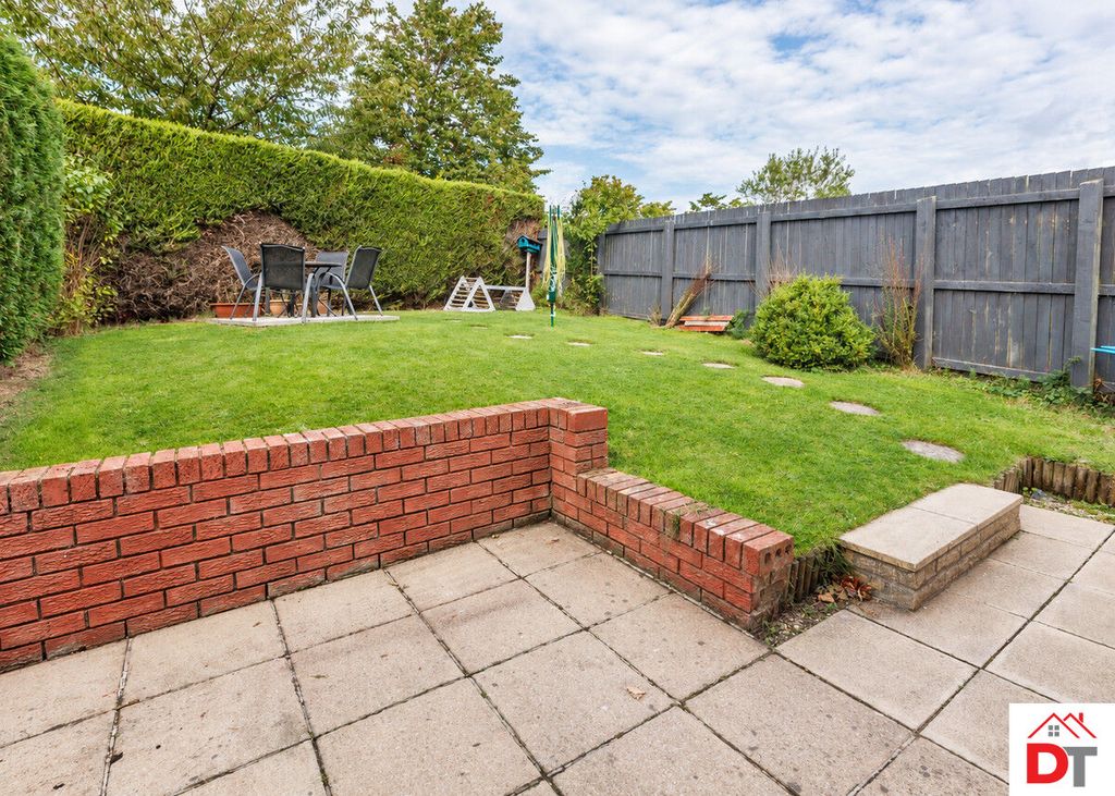 Property photo 3 of 11