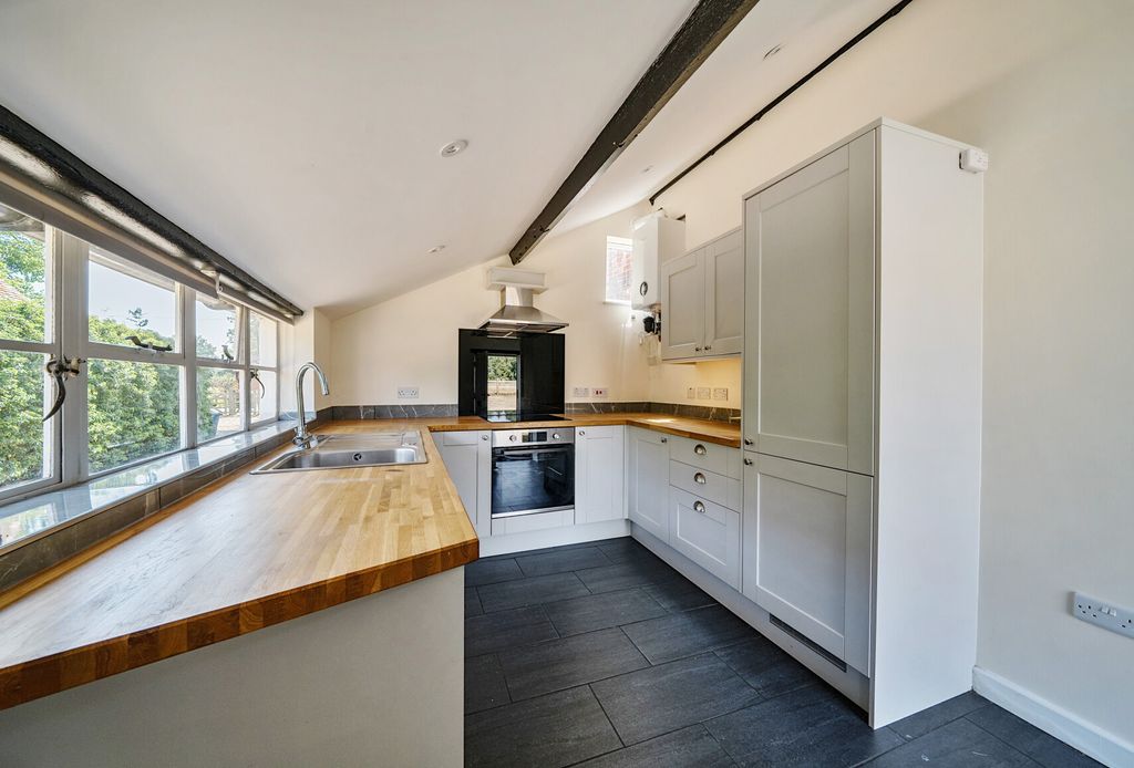 Property photo 2 of 11 1327184-3-68837d7...