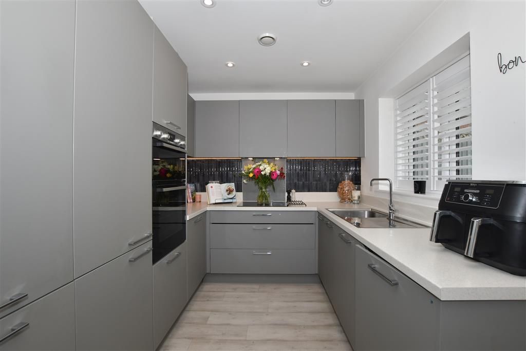 Property photo 3 of 10 Kitchen/Diner