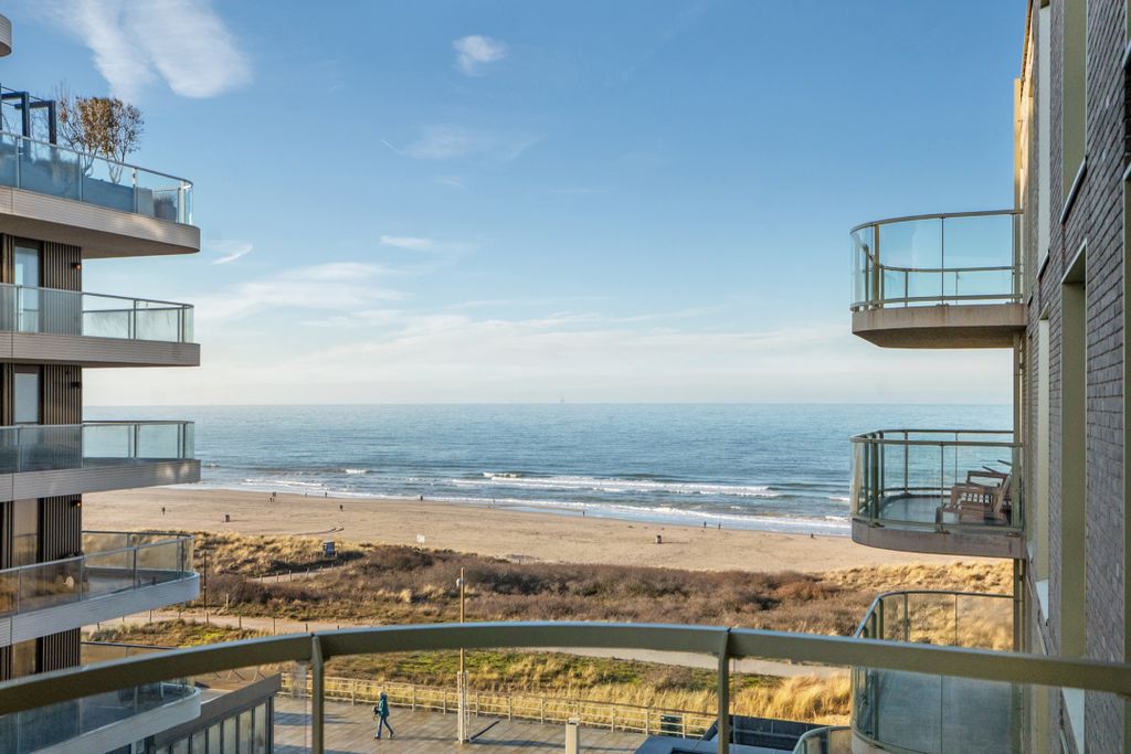 Property photo 2 of 38