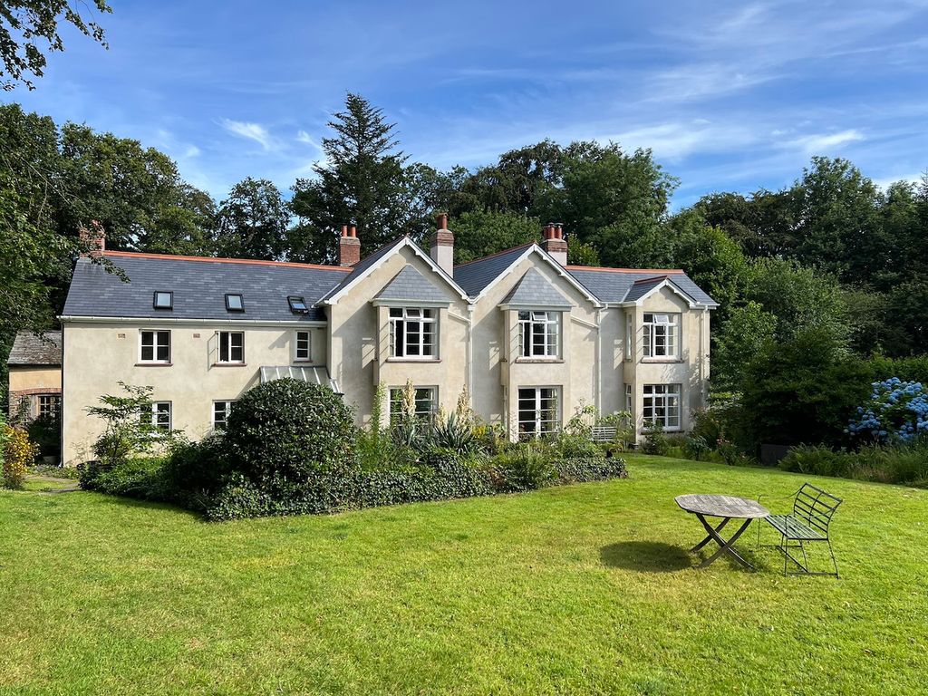 Property photo 1 of 50