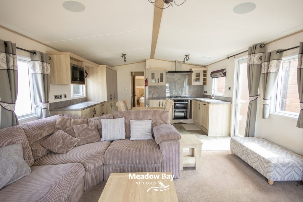 Property photo 2 of 13 2019 Abi Beaumont 42x14 34.Jpg