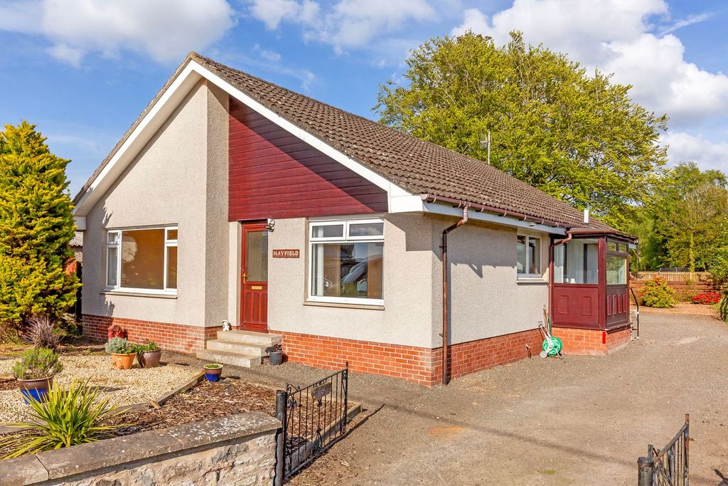 Property photo 2 of 16