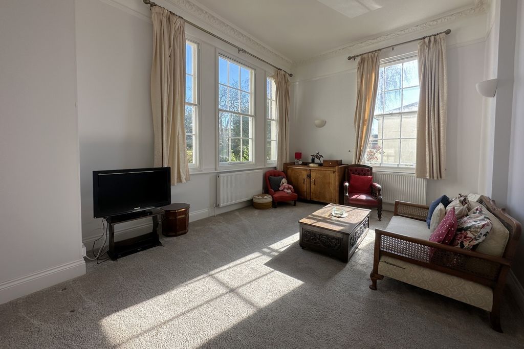 Property photo 2 of 14 Photo 14